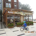 Rodzinny, Sloneczny Apartament W Dzielnicy Uzdrowiskowej, Blisko Plazy Lejlighed Kołobrzeg