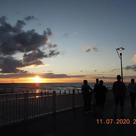 Rodzinny, Sloneczny Apartament W Dzielnicy Uzdrowiskowej, Blisko Plazy *