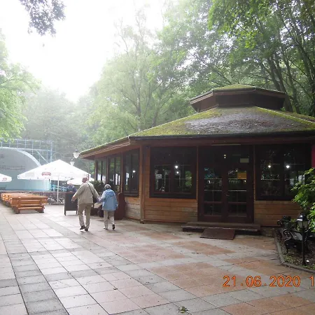 아파트 Rodzinny, Sloneczny Apartament W Dzielnicy Uzdrowiskowej, Blisko Plazy 코워브제크