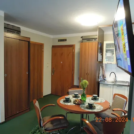 Rodzinny, Sloneczny Apartament W Dzielnicy Uzdrowiskowej, Blisko Plazy Apartman *