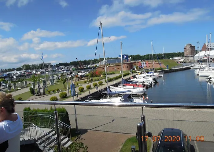 Rodzinny, Sloneczny Apartament W Dzielnicy Uzdrowiskowej, Blisko Plazy Διαμέρισμα