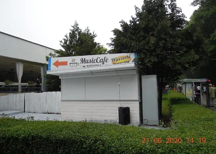 Rodzinny, Sloneczny Apartament W Dzielnicy Uzdrowiskowej, Blisko Plazy Διαμέρισμα